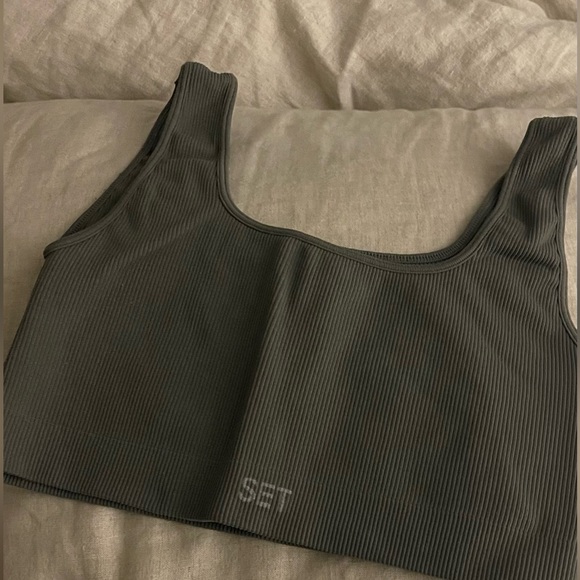 Set Active Sports Bra and Leggings Set in Grey - Picture 5 of 5